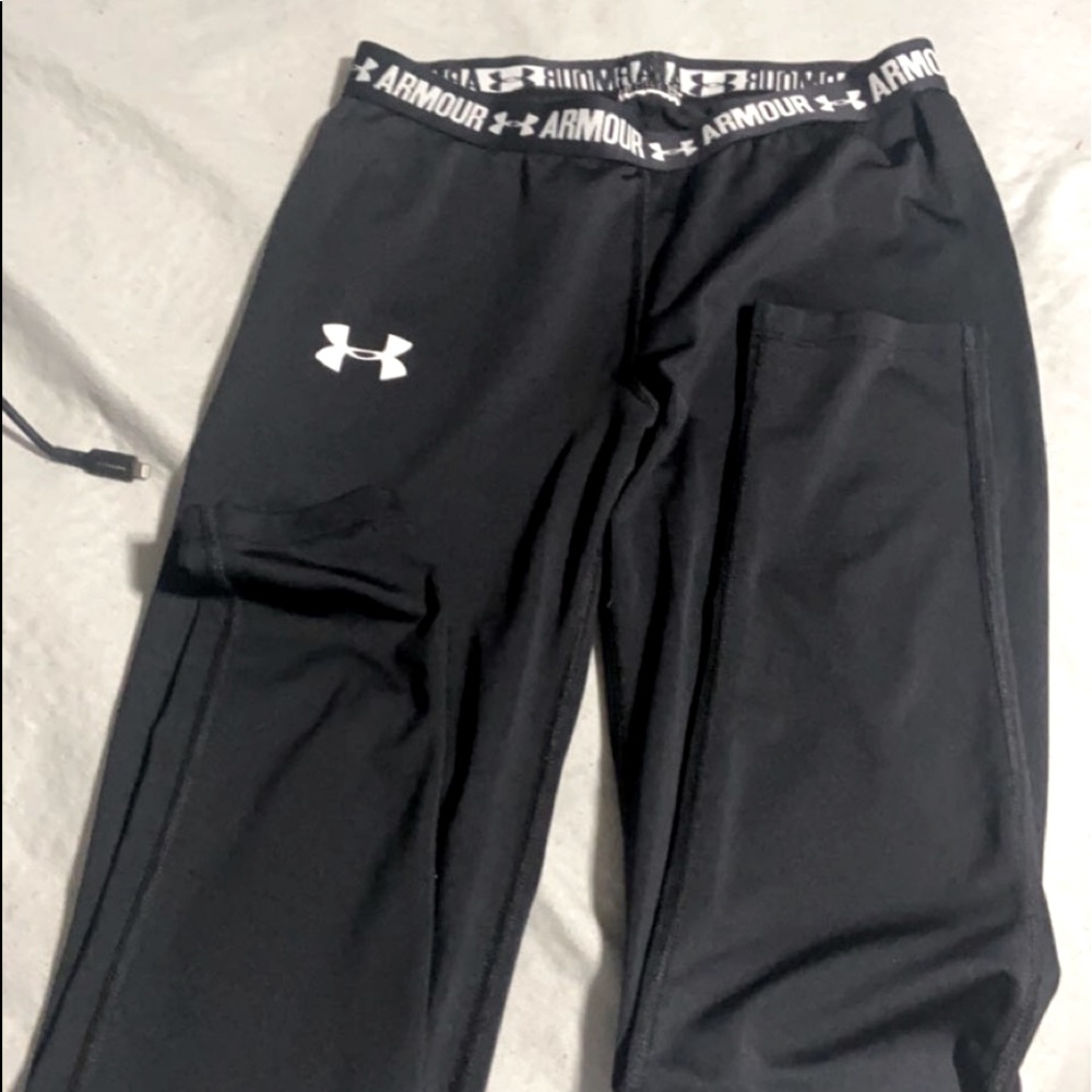 Underarmour leggings worn 1x size XS/S all black with the underarmour waistband